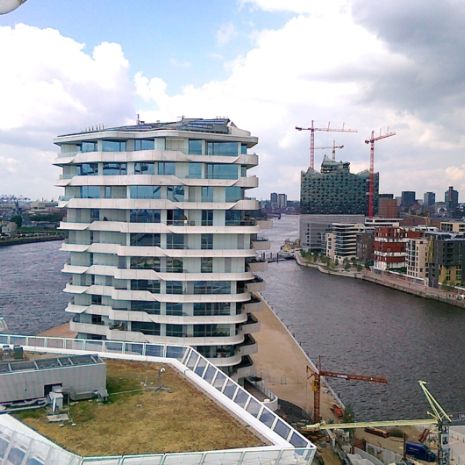 Gute Aussicht(en) - CeraLine Duschrinnen im Marco Polo Tower Hamburg